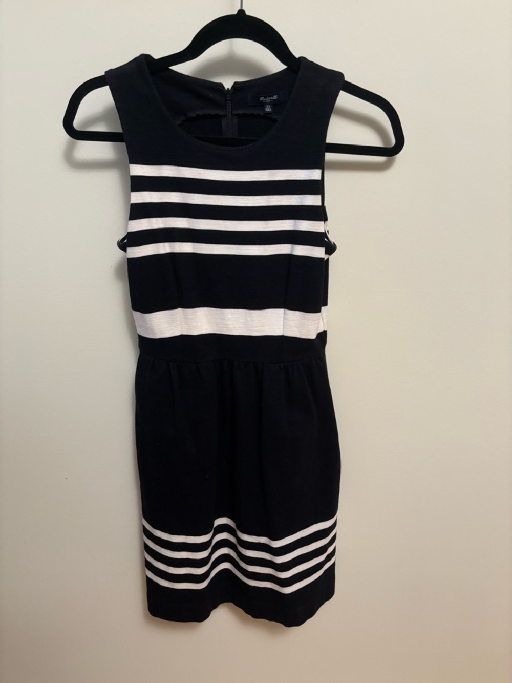 Madewell Black Sleeveless Dress with Round Neck